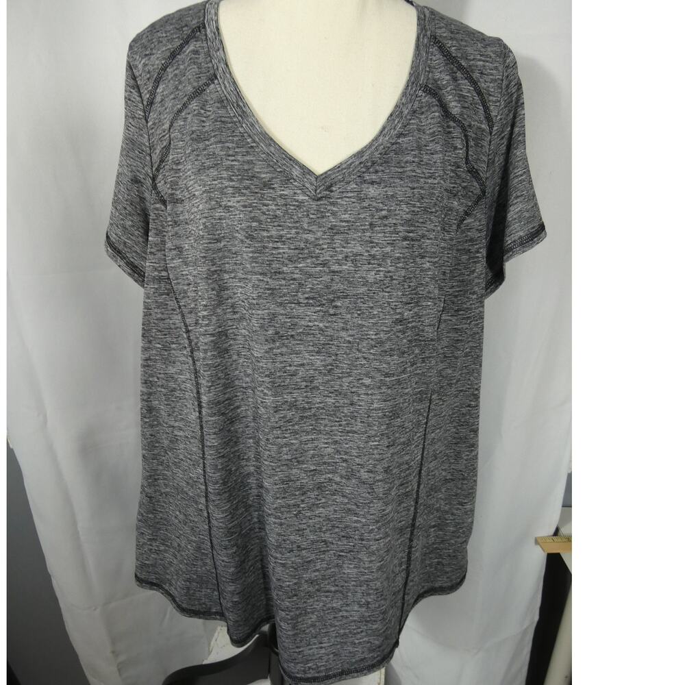 LIVI For Lane Bryant Athletic T-Shirt 14/16 Gray Short Sleeves V-Neck Casual